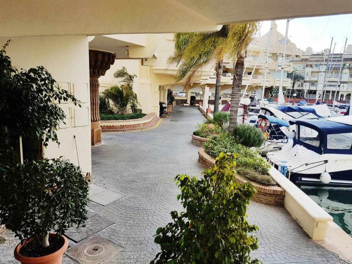 Lujoso Apartamento En De La Isla De Puerto Marina เบนัลมาเดนา ภายนอก รูปภาพ
